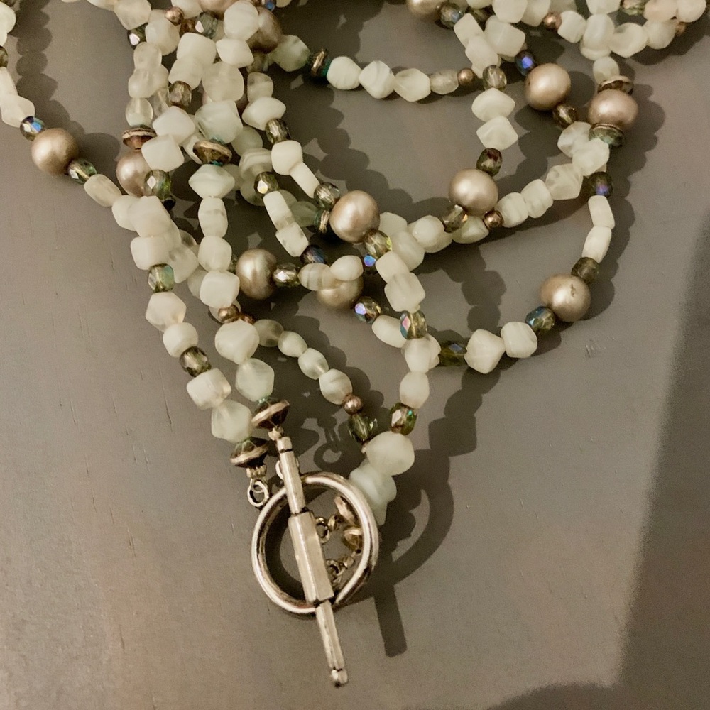Beaded necklace glass silver and freshwater pearls